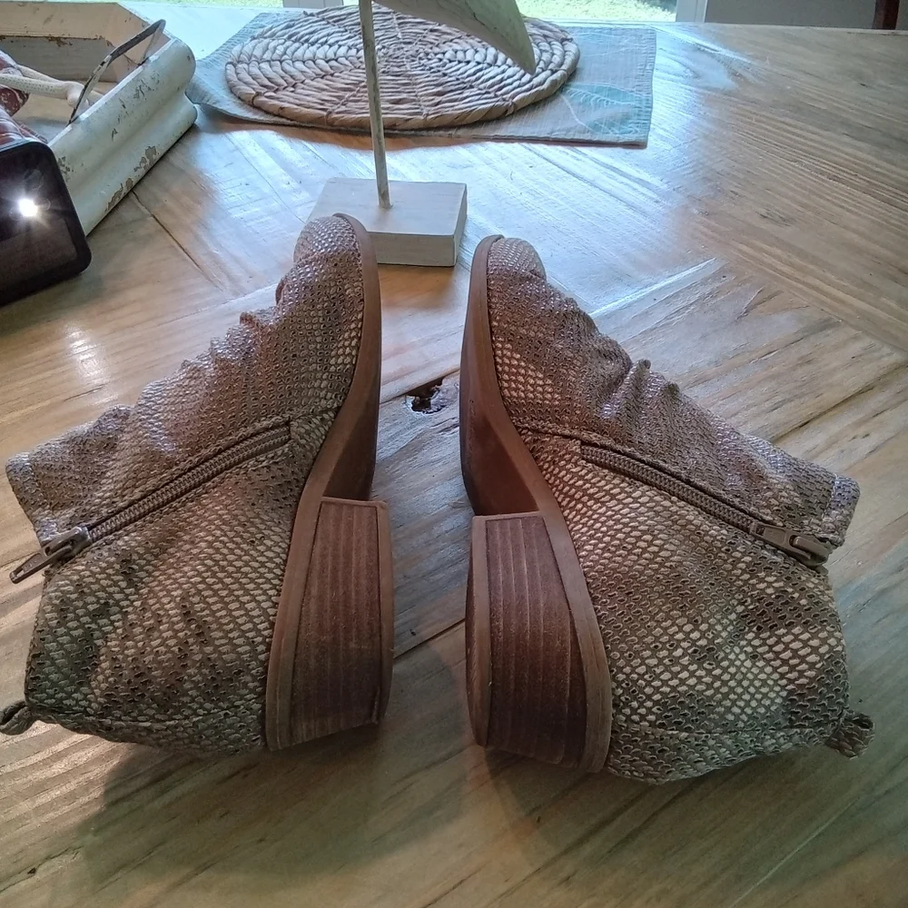 Bare Traps Grafton Almond Snakeskin Ankle Boots Size 8.5 - Picture 8 of 15